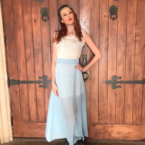 Beautiful Formal Dress - Picture 6 of 8